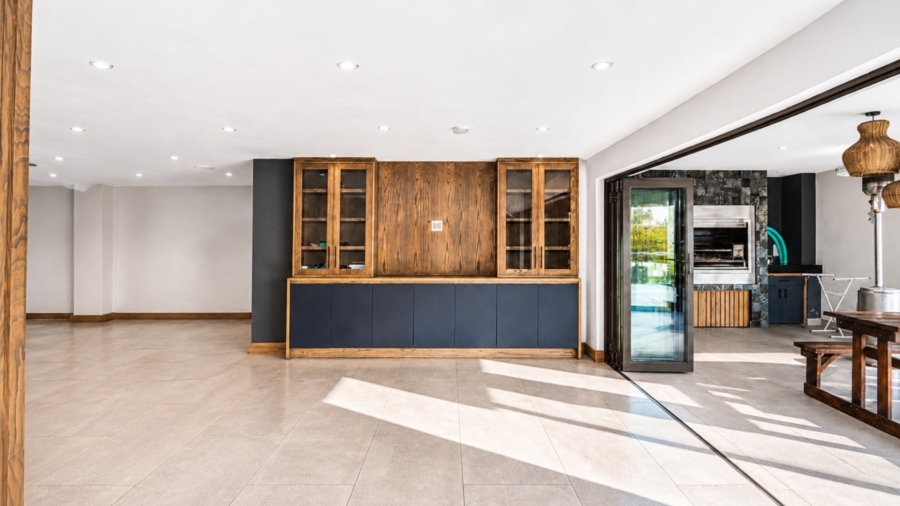 8 Bedroom Property for Sale in Birdwood Estate North West